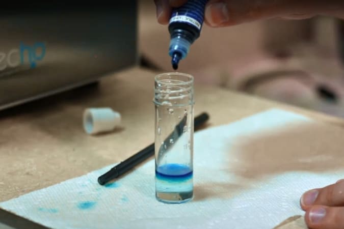 testing hydrogen concentration with reagent